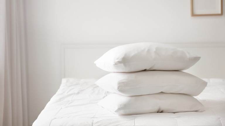 ¿Por qué razón la mayoría de almohadas son blancas?